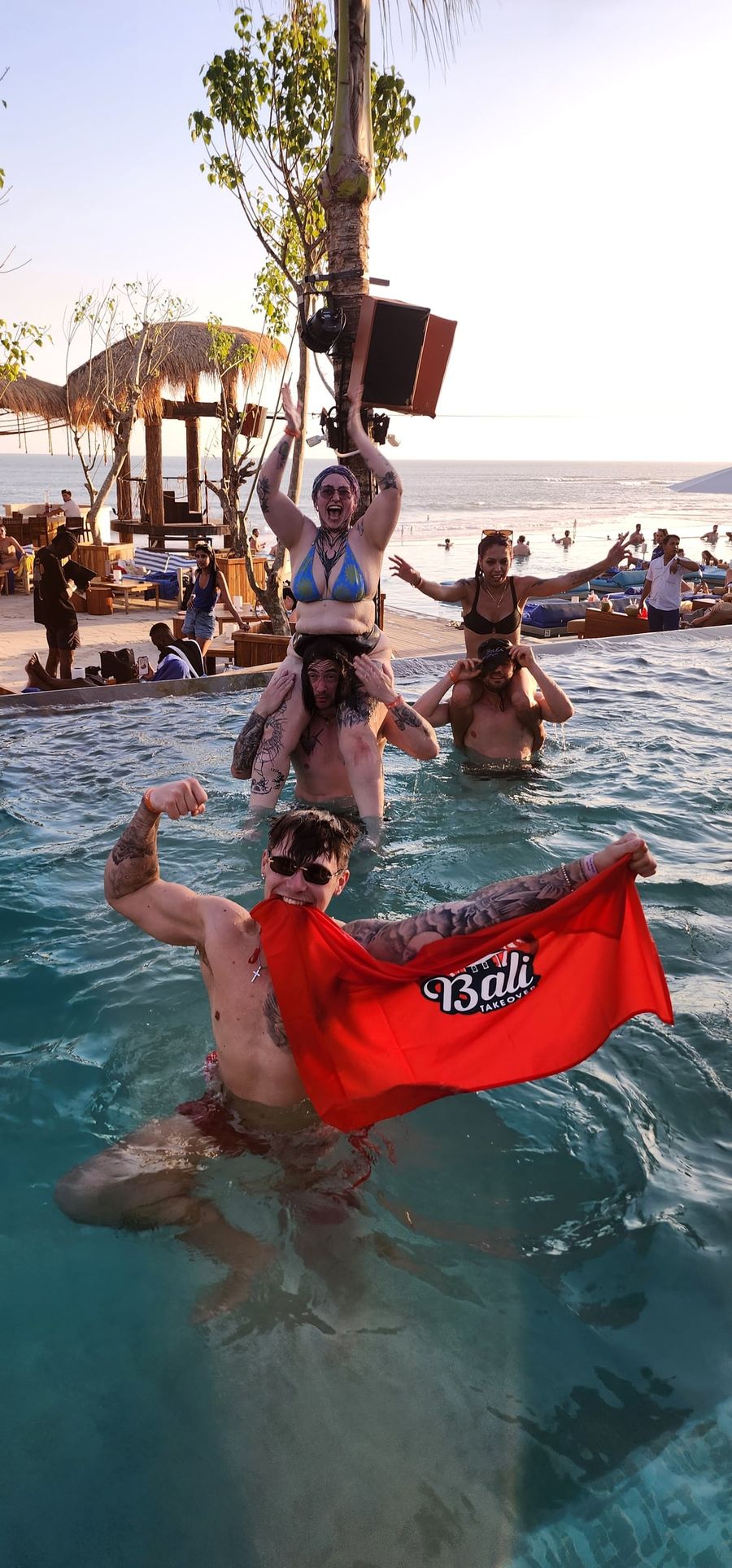bali — 04 atlas pool flag